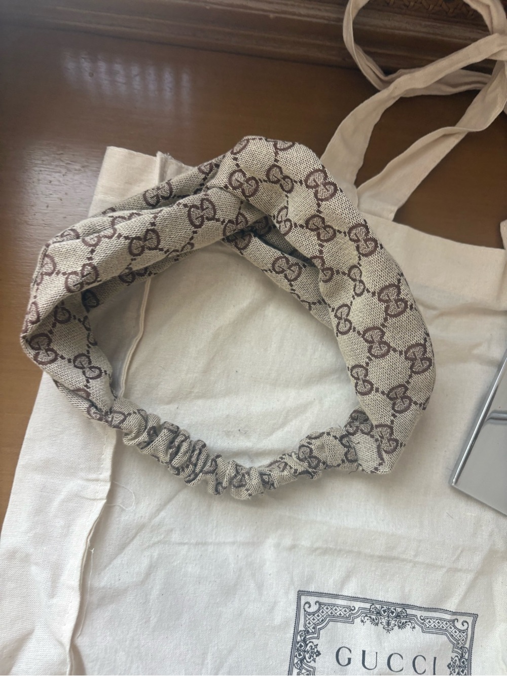 Vtg Gucci head wrap with bag no tag - Picture 9 of 9